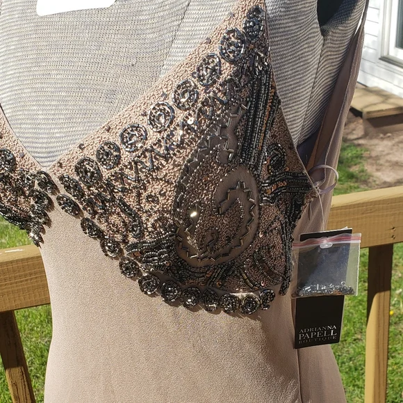 NWT Adrianna Papell Formal Beaded Dress
Run small - Picture 5 of 15